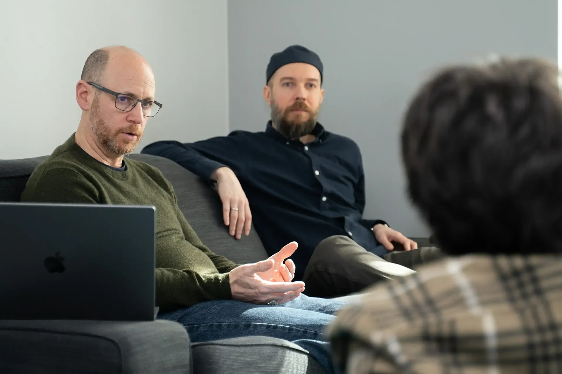 Trust signal background